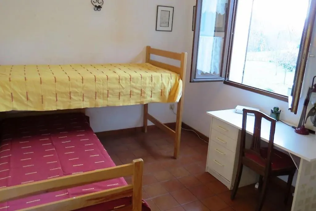 Holiday home Maison 90M2 Avec Grand Parc Au Bord De La Riviere Montredon-Labessonnie France