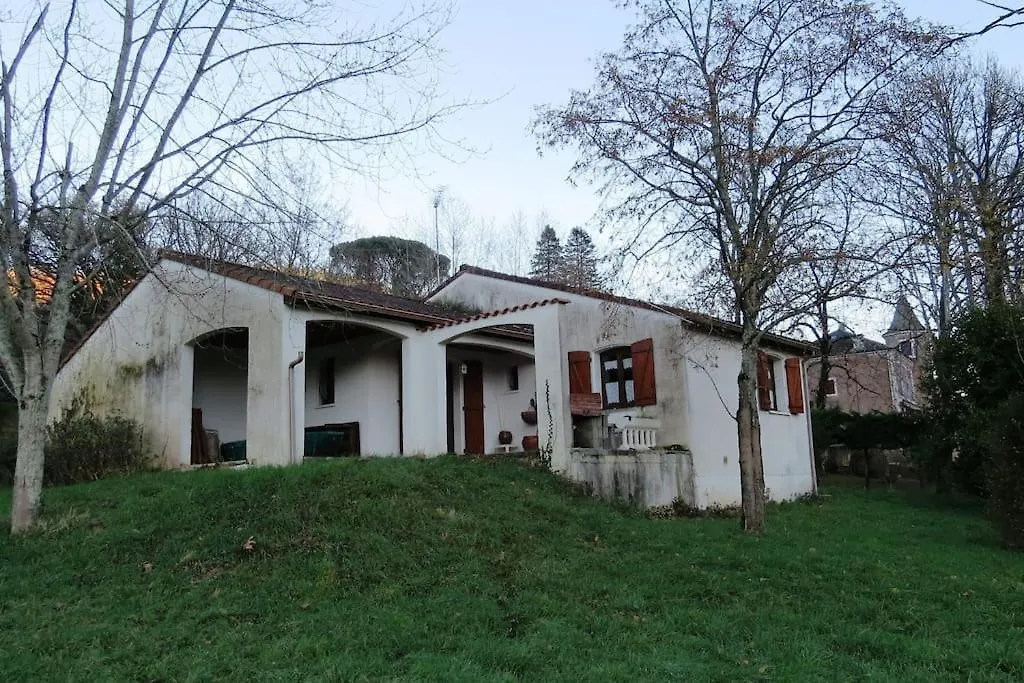 Holiday home Maison 90M2 Avec Grand Parc Au Bord De La Riviere Montredon-Labessonnie