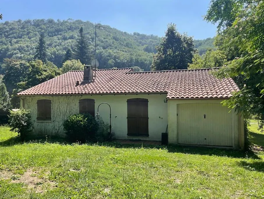 Maison 90M2 Avec Grand Parc Au Bord De La Riviere Montredon-Labessonnie 0*,